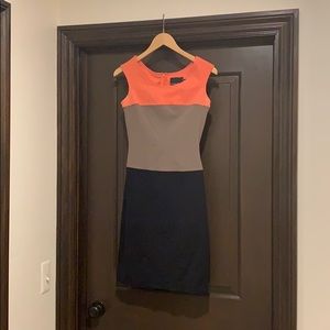 Great fitting color-block dress